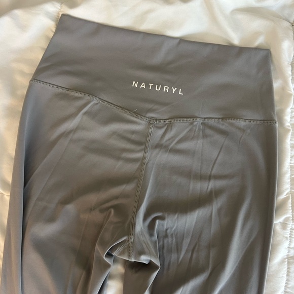 Naturyl by niykee leggings medium - Picture 3 of 4